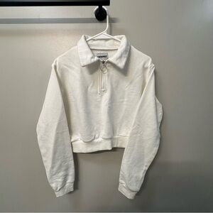 AMWND White Collared Sweatshirt